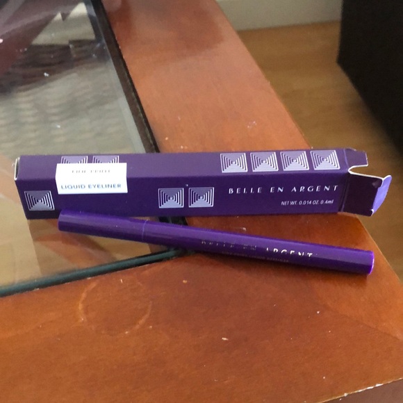 Belle En Argent Liquid Eyeliner Fine Print in Black - Picture 2 of 4